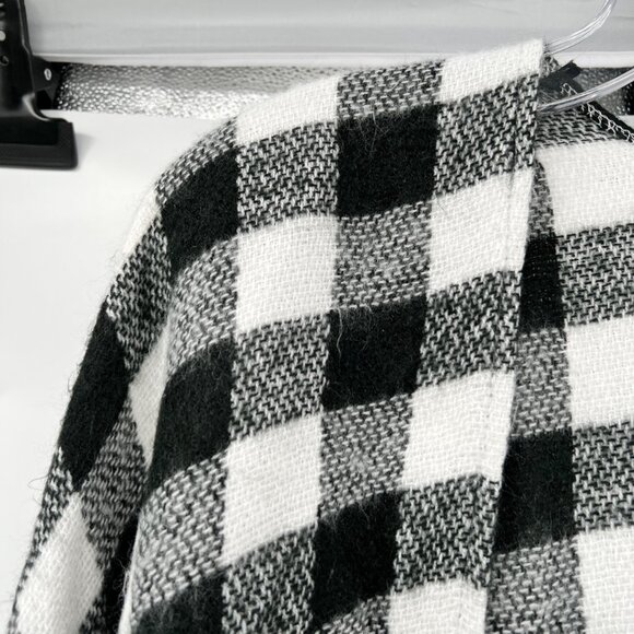 David and Young Checkered Cape Open Front Frayed Black/White One Size Fits All - Picture 5 of 9
